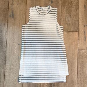 BCBGeneration Tunic Sleeveless Top